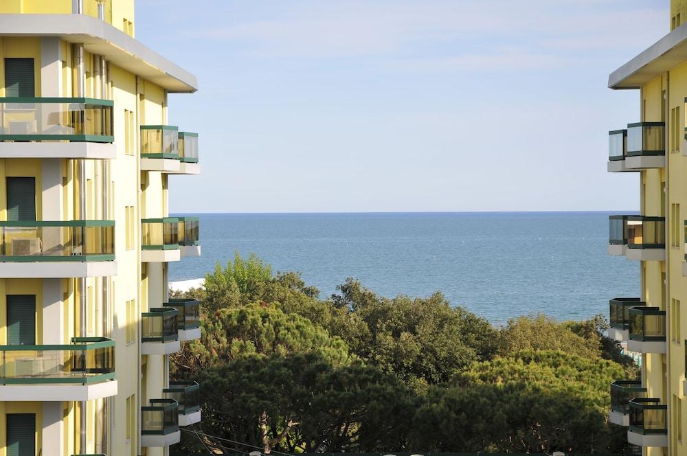 Hotel Jadran Lido di Jesolo Exterior photo